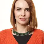 Yanina P. - Accountant